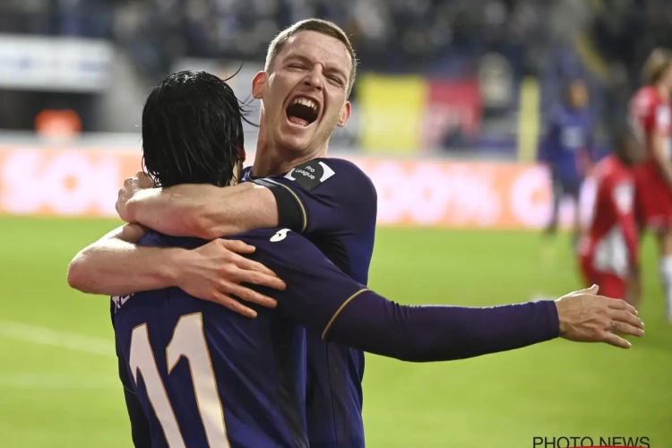 Sergio Gomez sust de supporters van Anderlecht over vertrek: "Eerst nog tweede doel van de club halen"