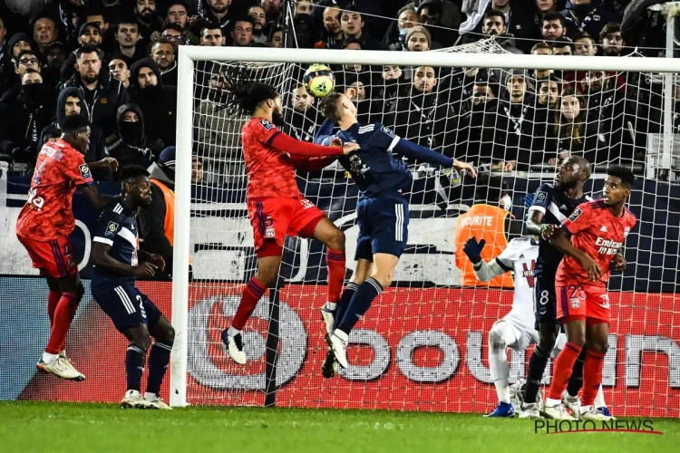 Jason Denayer scoort voor Lyon, maar valt geblesseerd uit: vrees voor breuk