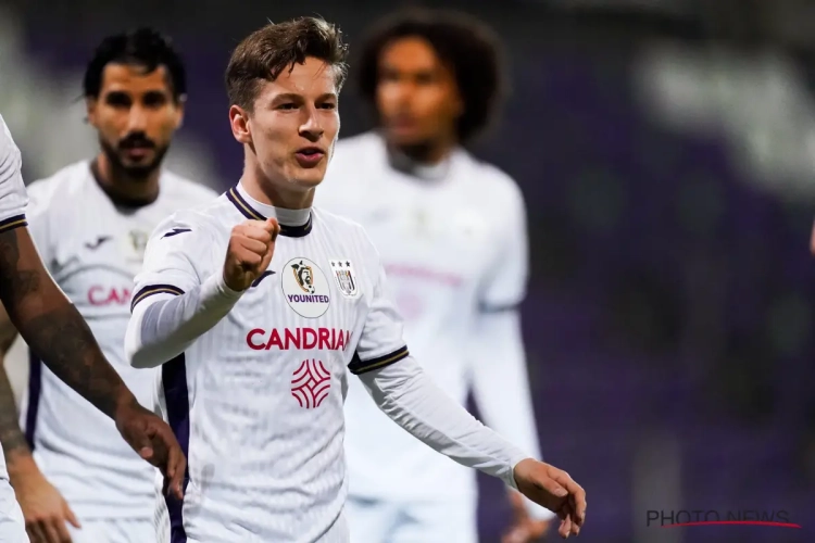 'The Kid' eindelijk nog eens aan het kanon, maar Kompany trekt er zich niks van aan