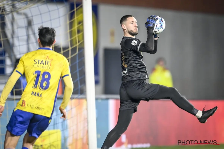"Jammer dat reddingen niets opleveren": Beerschot-doelman viert debuut in Jupiler Pro League.