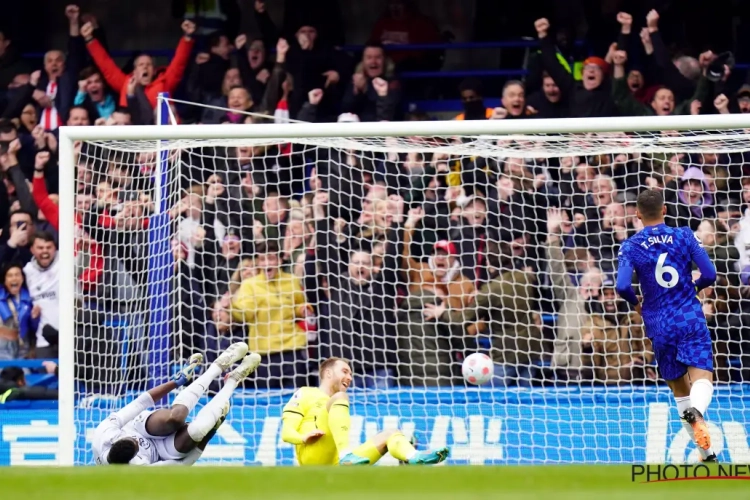 Scorende Eriksen deelt met Brentford uppercut uit aan Chelsea, Manchester City makkelijk voorbij Burnley dankzij De Bruyne