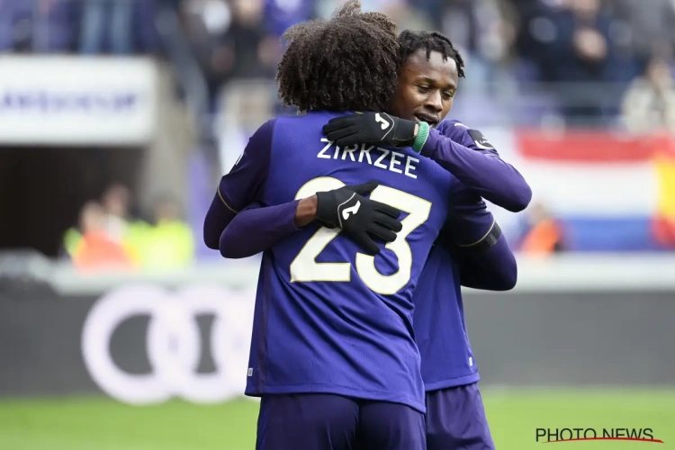 Zirkzee en Kouamé verklappen wat ze van elkaar zouden willen leren: "Hij is precies een kangoeroeman"