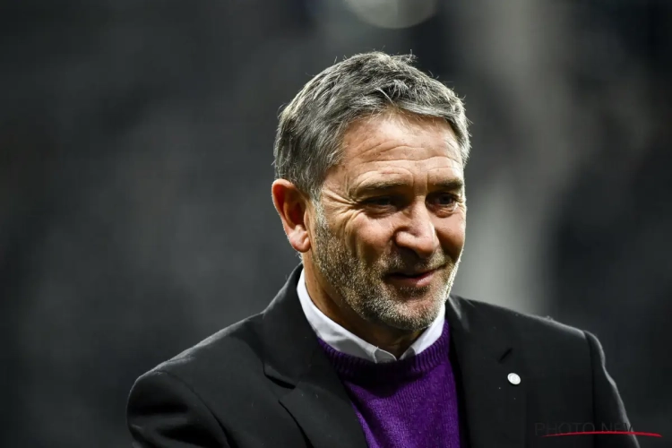 'Voormalig Standard-coach moet op zoek naar een nieuwe club'