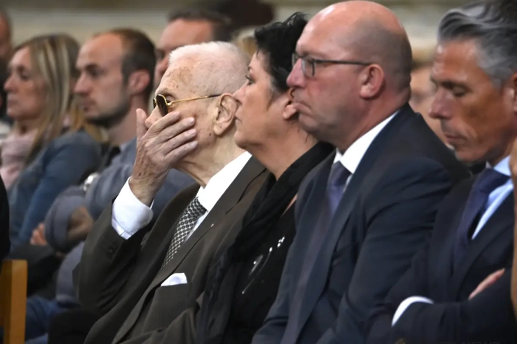 📷 Marie Louise Susic, vrouw van Michel Verschueren, wordt laatste eer bewezen: "Mamy was er altijd voor ons"