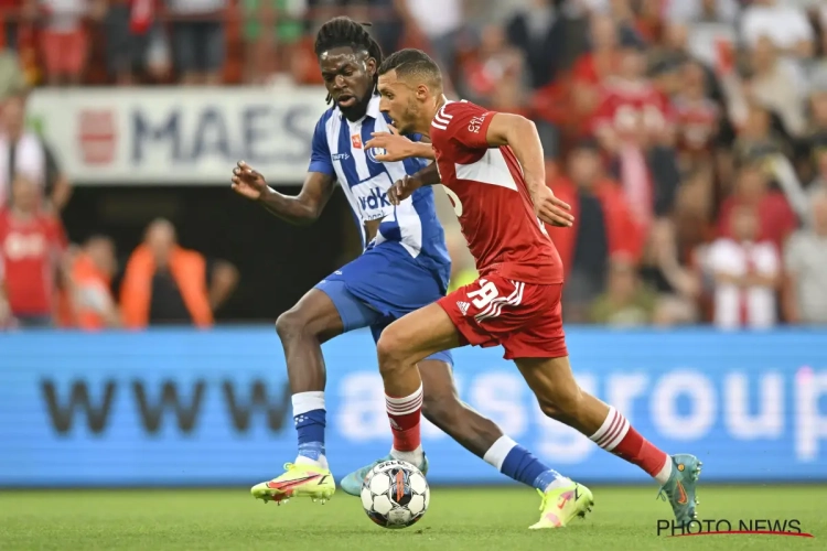 Venijn in de staart: Rouches redden met tien tegen elf puntje in beklijvende openingswedstrijd vol potentiële VAR-momenten