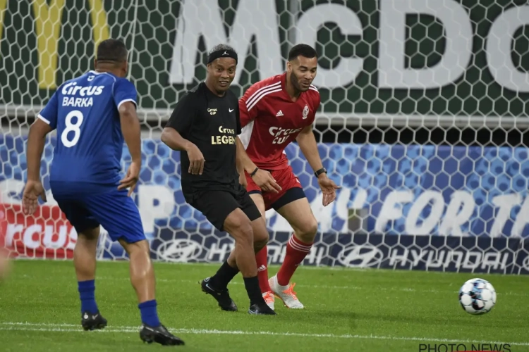 'Italiaanse derdeklasser stunt met komst van Ronaldinho én... hij wordt als speler geregistreerd'