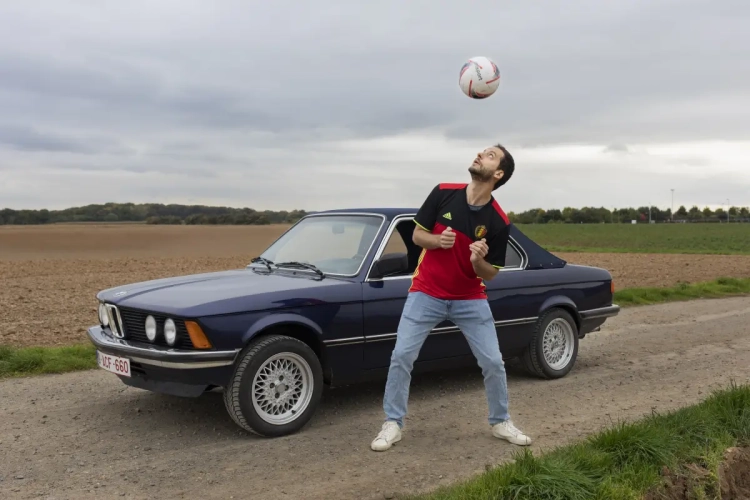 Het zotte project van Adam: een roadtrip van 6700 kilometer naar Qatar om de Rode Duivels te steunen!