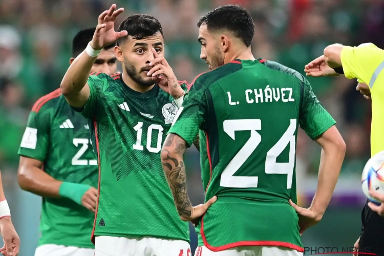 Meesterlijk Mexico wint, maar laat kwalificatie liggen door resem gemiste kansen