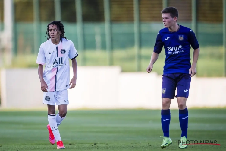 Daar is de volgende Mbappé: 15-jarige Ethan Mbappé debuteert in eerste elftal PSG