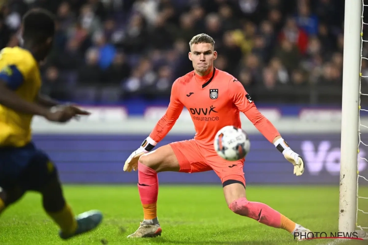 Verbruggen overtuigt in rol van eerste doelman bij Anderlecht: "De match duurde tien minuten te lang, 1-1 was prima resultaat geweest"