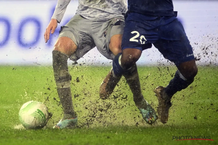 KAA Gent komt met een statement over de grasmat tegen Basaksehir