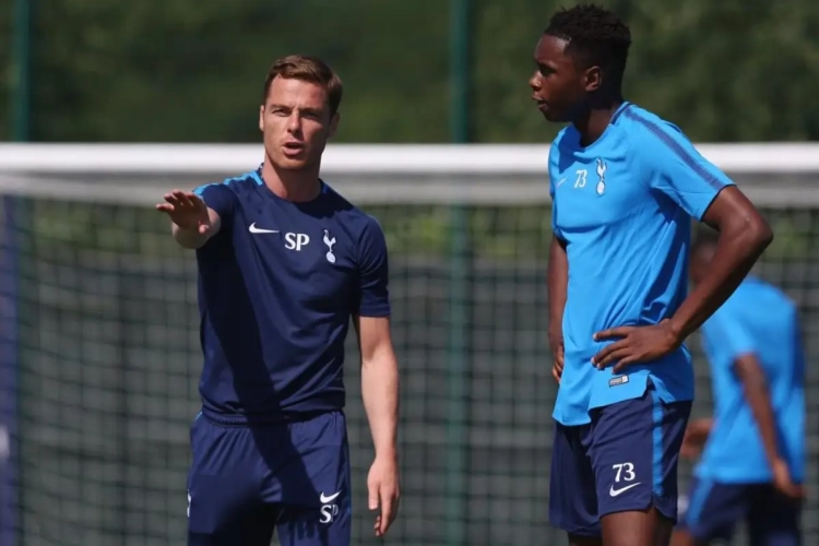 Exclusief: Standard heeft opnieuw een ex-speler van Tottenham die meetraint