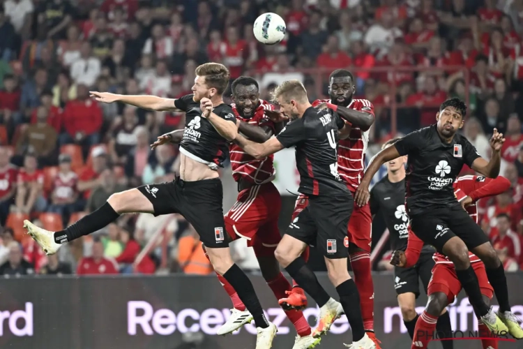 Een gepeperde eerste 45 minuten en een zoutloze tweede helft tussen Standard en RWDM