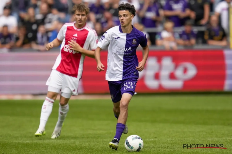 Riemer heeft hele grote verrassing in selectie voor match tegen Eupen: "Mogelijk maakt hij zijn debuut"