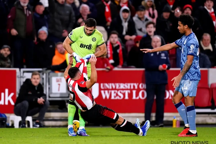 🎥 Clown Martinez vindt andere 'kleuter om mee te spelen', andere speler moet het gelag betalen met rode kaart