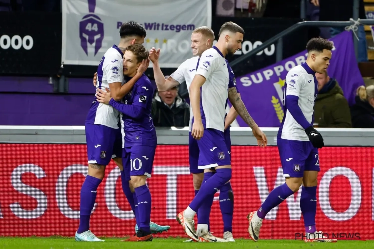 Riemer ging informatie inwinnen bij Premier League-ref: "Nog nooit gebeurd in 31 jaar! En hier zouden ze dat wel doen?"