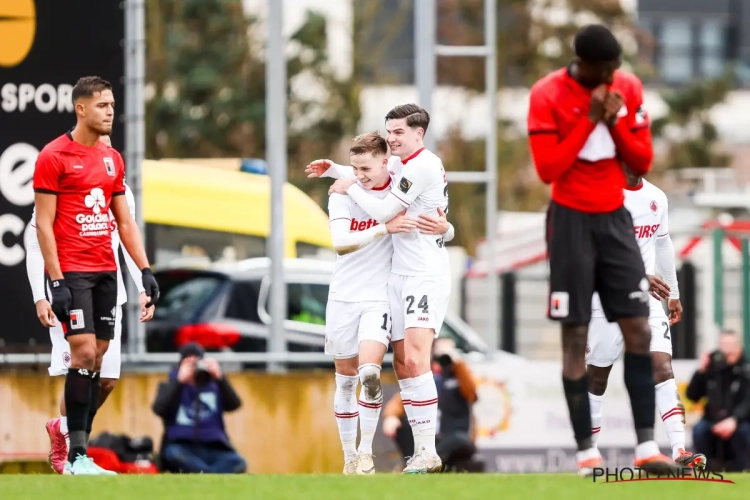 Analist veroordeelt JPL-club nu al: "Als je met blauwe schoenen speelt, moet je ook spelen als iemand die dat mag"