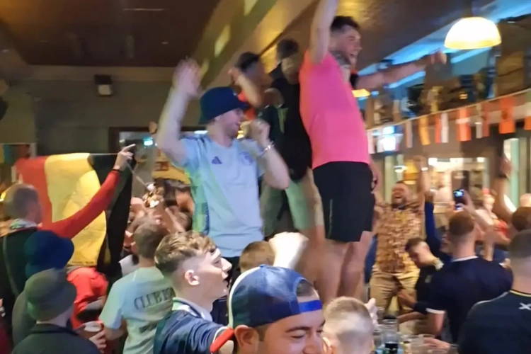 🎥 Opvallende verbroedering tussen Belgen en Schotten in Frankfurt: "We're just here for the party!"