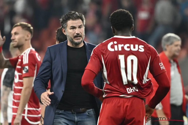 Carl Hoefkens bevestigt dat hij voormalige speler van Standard en Club Brugge naar Nederland wil halen: "Hij moet financieel veel opofferen"