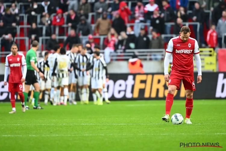 Antwerp gaat ook thuis tegen Charleroi met de billen bloot