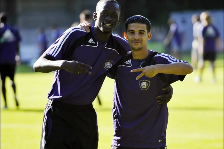 Leuke verrassing in Brussel: zoon van voormalige Anderlecht-speler wordt nu zelf prof bij paars-wit