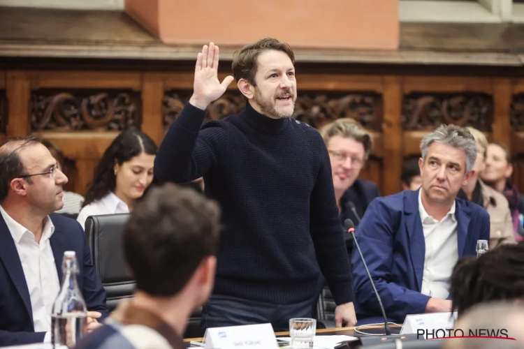 Gent-supporter Sioen spreekt over racisme in parlement en betrekt er bekerfinale tussen Anderlecht en Club Brugge bij