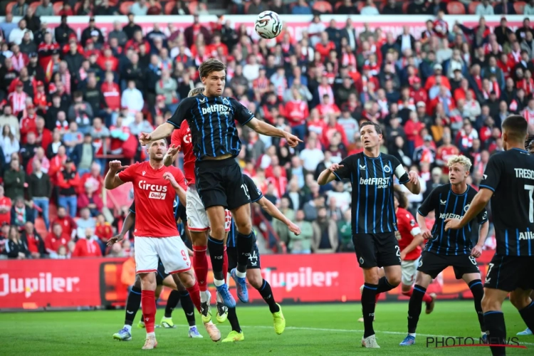 🎥 Standard-fans zorgen met twee enorme tifo's voor duidelijke boodschap