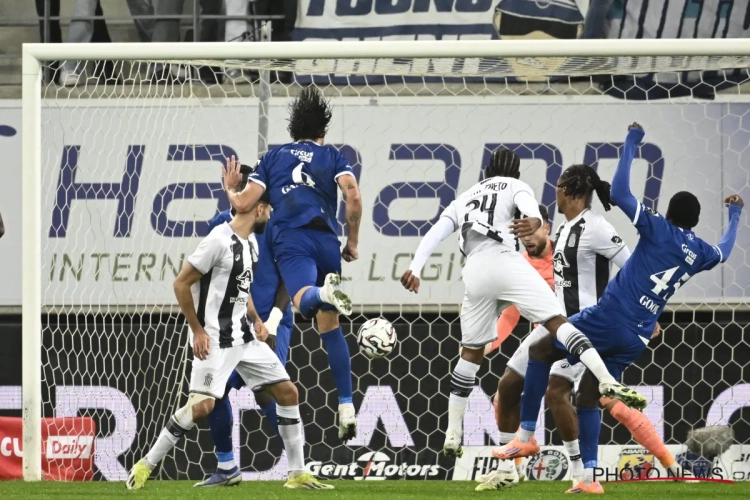 KAA Gent gebruikt ook tegen Charleroi zijn beste wapen en hijst zich naast Club Brugge op plek twee!
