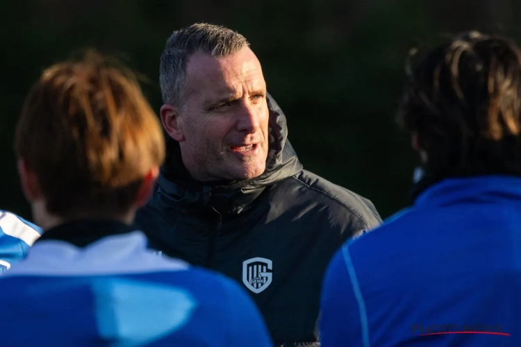 Nicky Hayen geeft begeesterende eerste speech aan Genk-spelers en vertelt wat hij verwacht