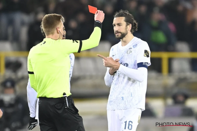 🎥 Burgess krijgt rood en gaat door het lint: krijgt dit een staartje?