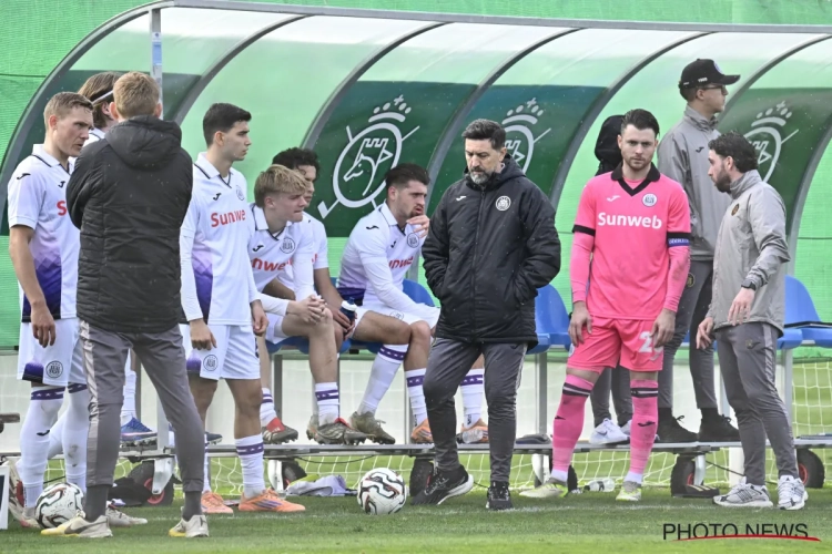 Zelfs niet op de bank in een oefenduel: 'Anderlecht vindt oplossing voor floptransfer'