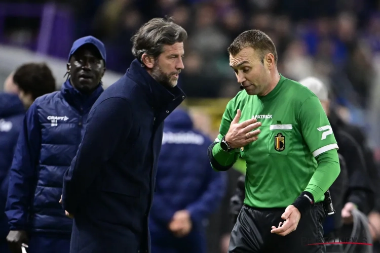 Rik De Mil absoluut niet blij met arbitrage na bekeruitschakeling: "Rood en een penalty voor ons"