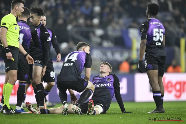 Was Nathan De Cat - die weer geblesseerd uitviel - wel fit genoeg om te spelen? "Ga het niet elke keer vragen"