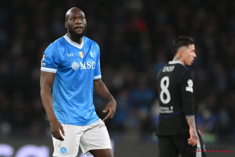 🎥 Supporters Chelsea steken de draak met Romelu Lukaku na pijnlijke exit