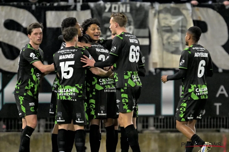 Wat een knotsgekke wedstrijd! Cercle Brugge stunt op het veld van Sporting Charleroi na een spektakelstuk