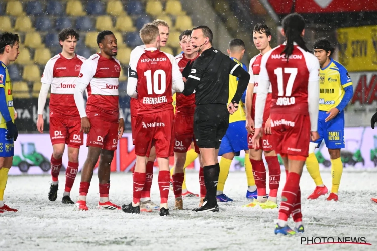 🎥 Het onterechte omslagpunt van de wedstrijd? "Belachelijk rood"