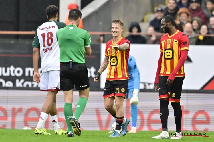 🎥 Opvallend moment met scheidsrechter Jasper Vergoote zorgt voor hilariteit tijdens Mechelen-Zulte Waregem