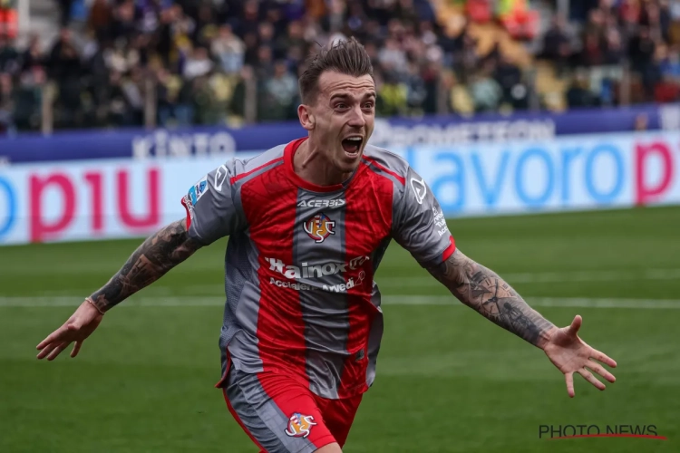 🎥 Overmand door emotie: Jamie Vardy biedt Belg zijn eerste doelpunt in de Serie A aan