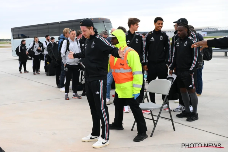 Opvallende beelden: Rode Duivels krijgen fouille op de tarmac