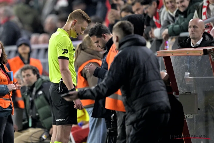 Somers reageert scherp na niet-gefloten penalty: "Zullen van Lardot wel horen dat het er eentje was zeker?"