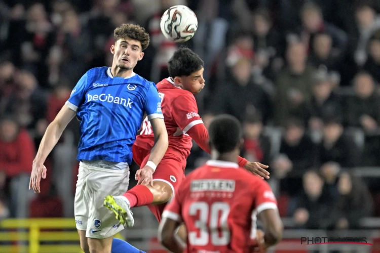 Scorende middenvelder, balende spits bij Racing Genk: "Die moest gewoon binnen"