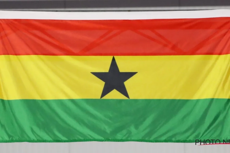 Vreselijke tragedie: 20-jarige voetballer door het hoofd geschoten na overval op spelersbus