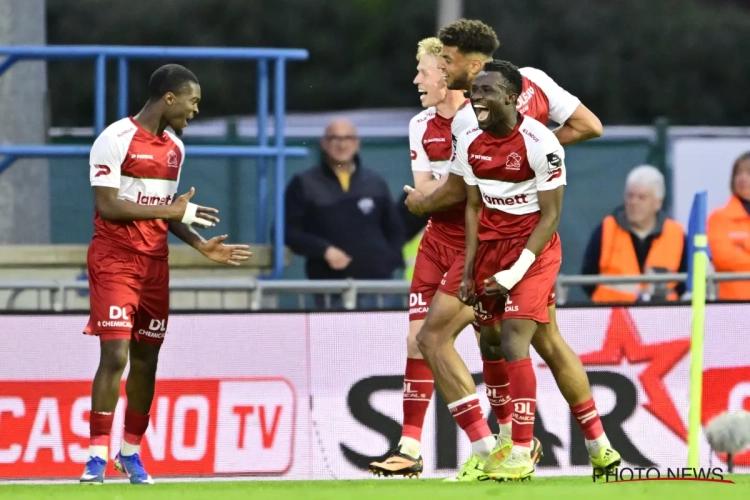 Opoku haalt gram na grote misser: Zulte Waregem redt zichzelf én Cercle Brugge