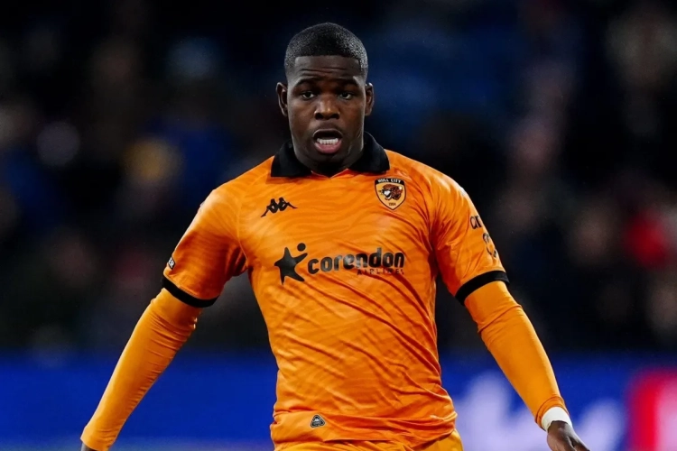 Drama voor jonge Belg: na 11 minuten bij zijn wederoptreden weer out voor maanden