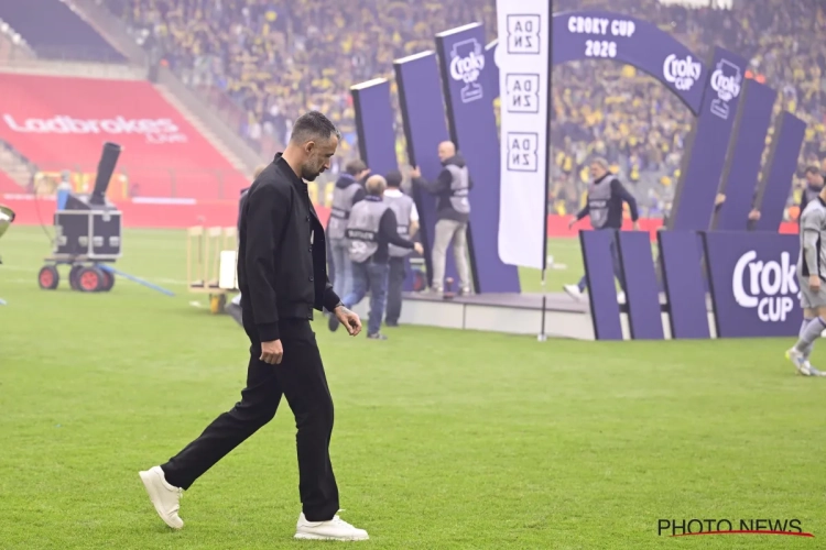 Taravel reageert op kritiek van zijn speler: "Ze spelen voor de club, niet voor zichzelf"