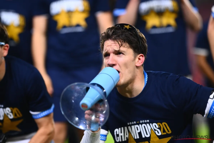 Christos Tzolis leidde de titelviering van Club Brugge: "Ik weet niet of die trofee het overleeft tot thuis"