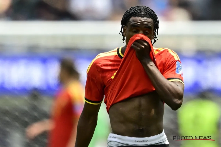 Voetbalanalist gaat over de schreef na rode kaart Ngoy: "Zwarte spelers hebben daar niet de concentratie voor"