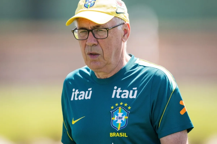 Braziliaanse voetballegende onverbiddelijk: "Ancelotti is door het ijs gezakt"