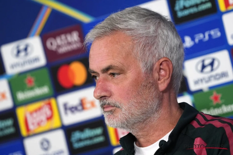 Mourinho zet Barcelona op een voetstuk en haalt uit naar Barça-speler voor Clásico
