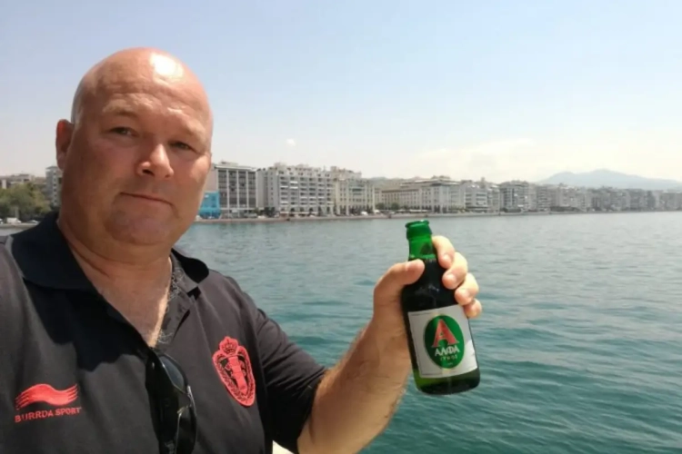 Kazan via... het strand: deze supporter heeft het echt wel gevonden